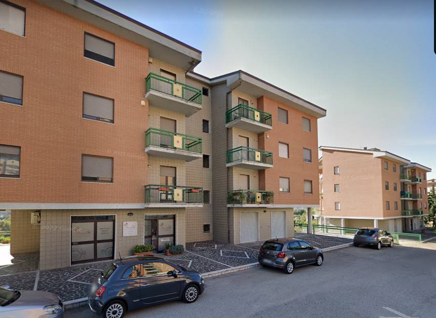 negozio in vendita a Benevento in zona Porta Rufina