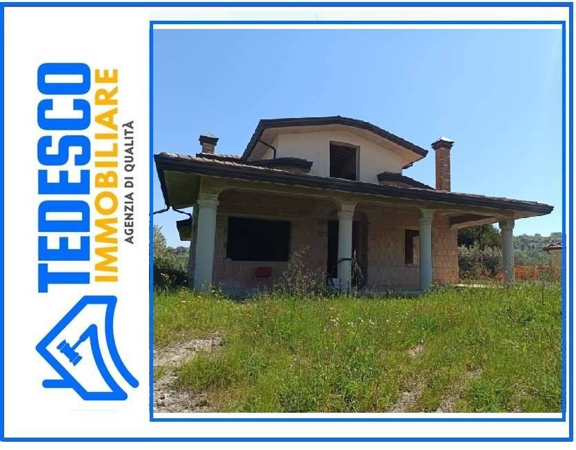 casa indipendente in vendita a Benevento in zona Torre Alfieri