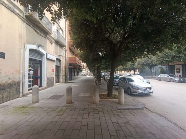 locale commerciale in vendita a Benevento in zona Ferrovia