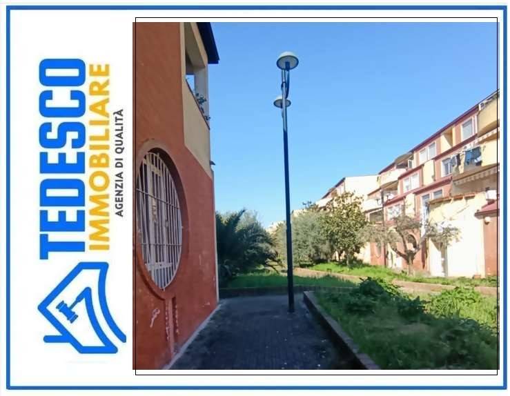 locale commerciale in vendita a Benevento in zona Porta Rufina