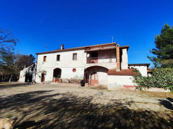 casa indipendente in vendita a Benevento in zona Centro Storico