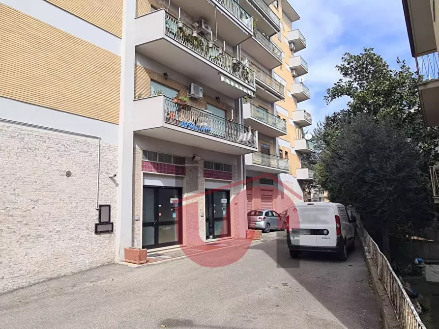 locale commerciale in vendita a Benevento in zona Mellusi / Atlantici