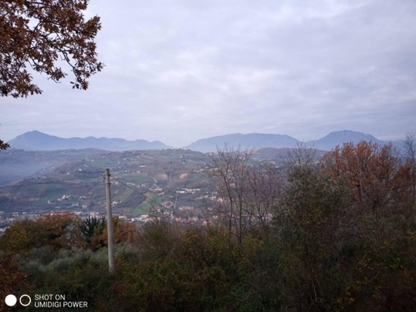casa indipendente in vendita a Benevento in zona Torre Alfieri
