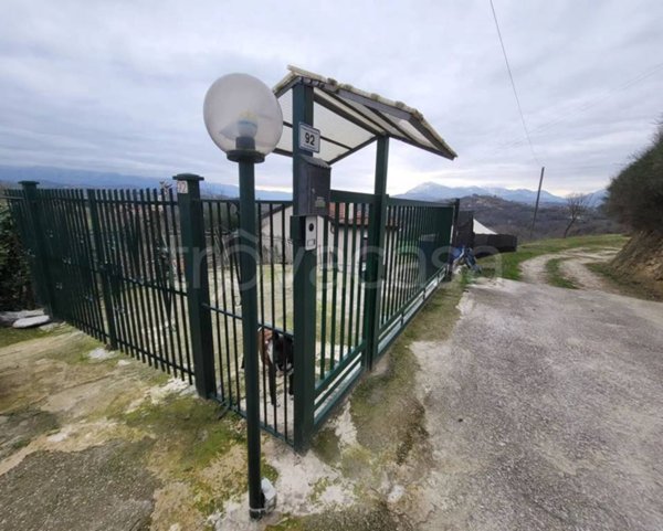 casa indipendente in vendita a Benevento in zona Monte Calvo