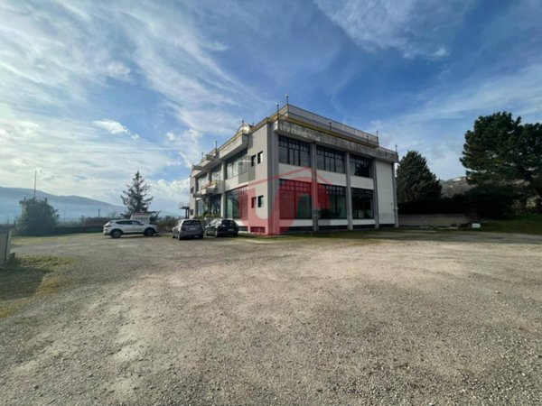 locale commerciale in vendita a Benevento