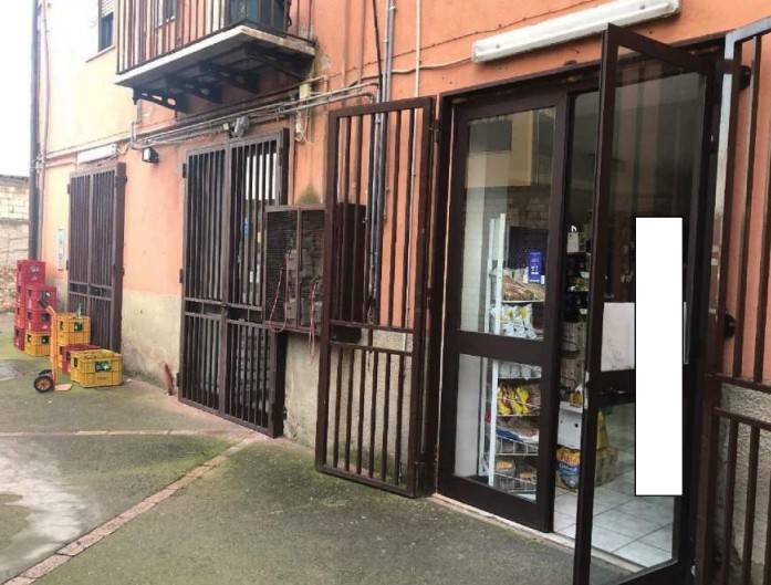 locale commerciale in vendita a Benevento