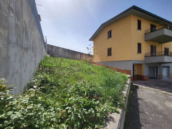 casa indipendente in vendita a Benevento in zona Libertà