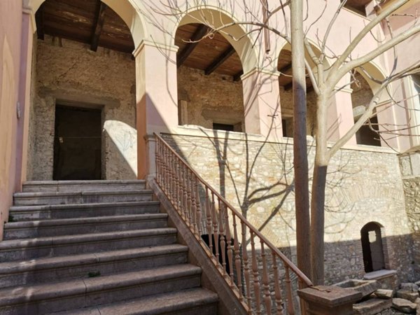 appartamento in vendita a Benevento in zona Centro Storico