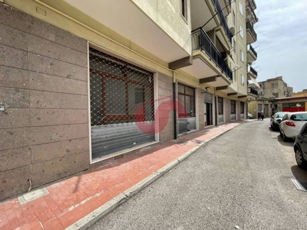 locale commerciale in vendita a Benevento in zona Ferrovia