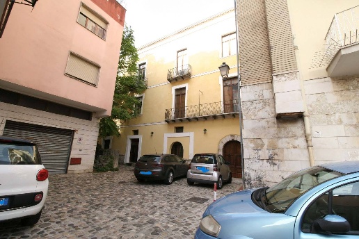 casa indipendente in vendita a Benevento in zona Centro Storico