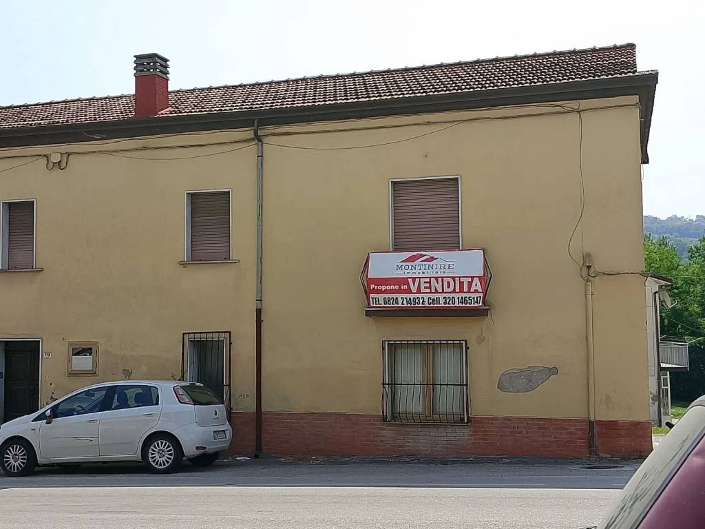intera palazzina in vendita a Benevento in zona Epitaffio