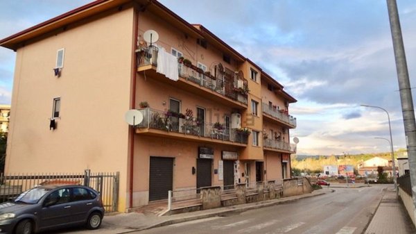 locale commerciale in vendita a Benevento