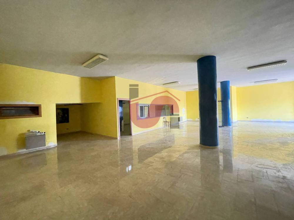 locale commerciale in vendita a Benevento