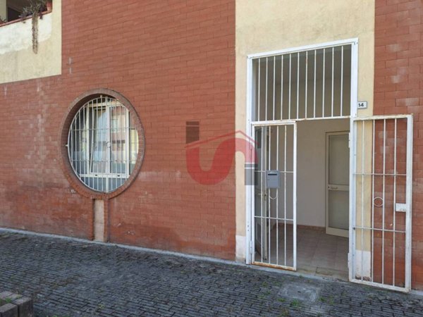 locale commerciale in vendita a Benevento in zona Libertà