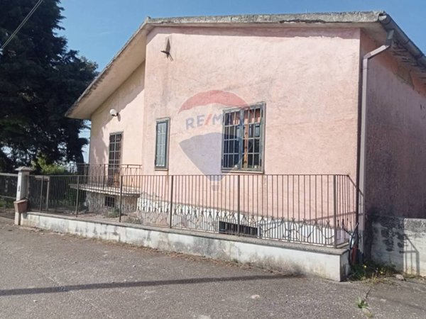 casa indipendente in vendita a Benevento in zona Centro Storico