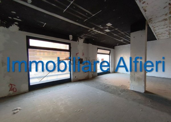 locale commerciale in vendita a Benevento in zona Mellusi / Atlantici