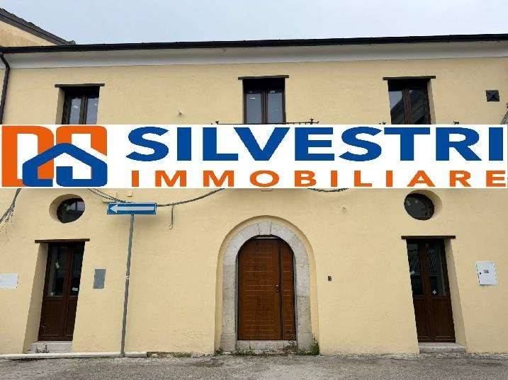 casa indipendente in vendita a Benevento in zona Centro Storico