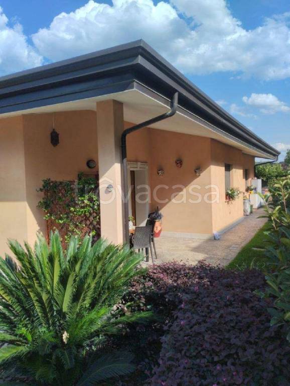 casa indipendente in vendita a Benevento in zona Centro Storico