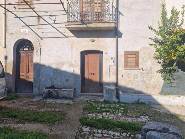 casa indipendente in vendita a Benevento in zona Centro Storico