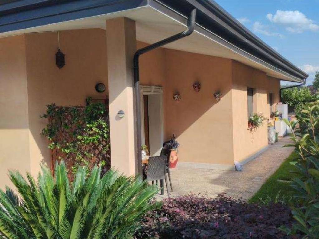 casa indipendente in vendita a Benevento in zona Centro Storico