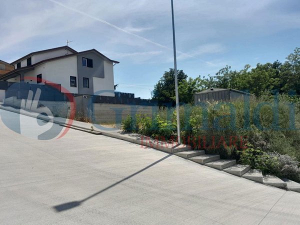 casa indipendente in vendita a Benevento in zona Libertà