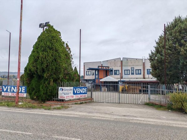 locale commerciale in vendita a Benevento