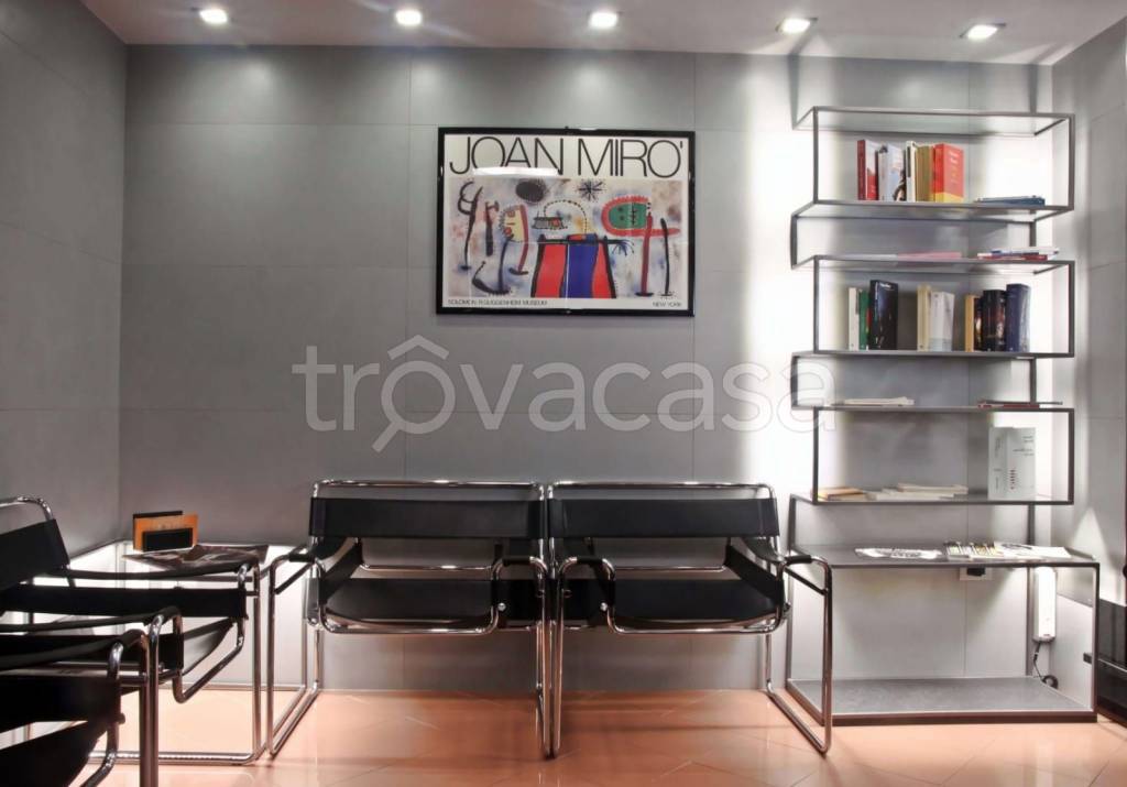 negozio in vendita a Benevento in zona Centro Storico