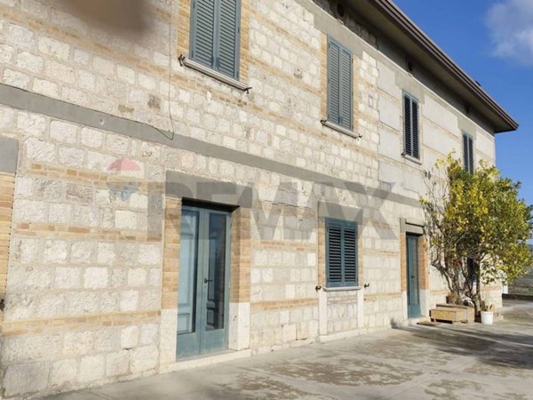 casa indipendente in vendita a Benevento