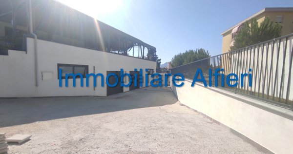 locale commerciale in vendita a Benevento