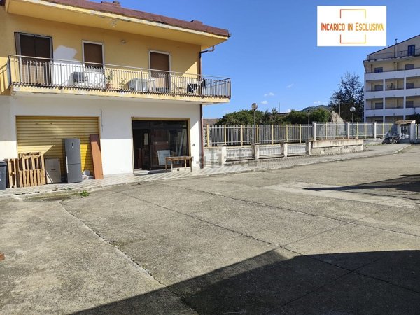 locale commerciale in vendita a Benevento