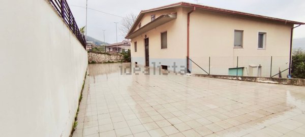 casa indipendente in vendita a Benevento in zona Centro Storico