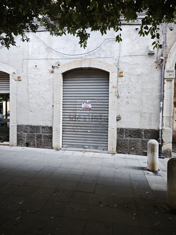 locale commerciale in vendita a Benevento in zona Ferrovia