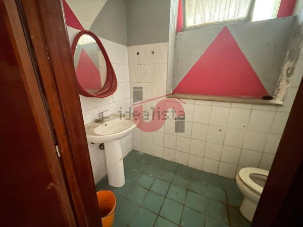 locale commerciale in vendita a Benevento