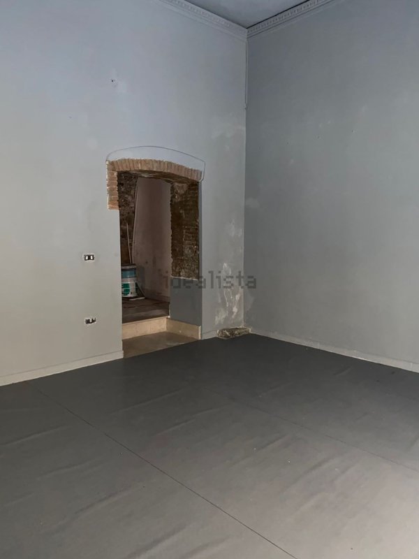 locale commerciale in vendita a Benevento in zona Centro Storico