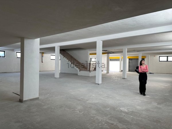 locale commerciale in vendita a Benevento