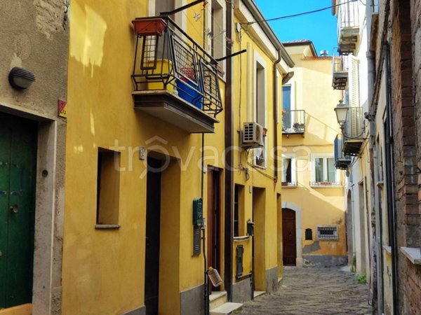 casa indipendente in vendita a Benevento in zona Centro Storico