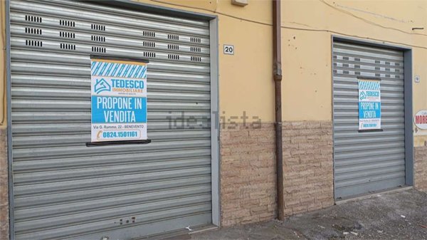locale commerciale in vendita a Benevento
