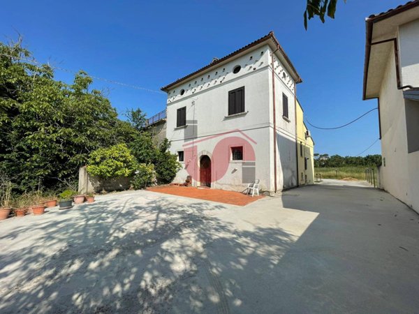 casa indipendente in vendita a Benevento