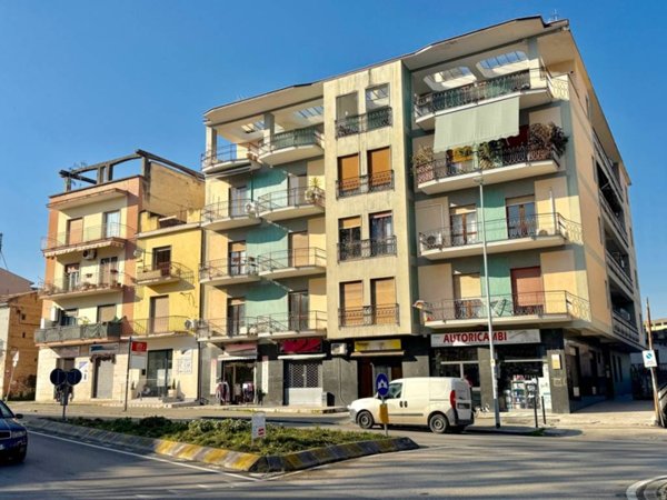 negozio in vendita a Benevento in zona Libertà