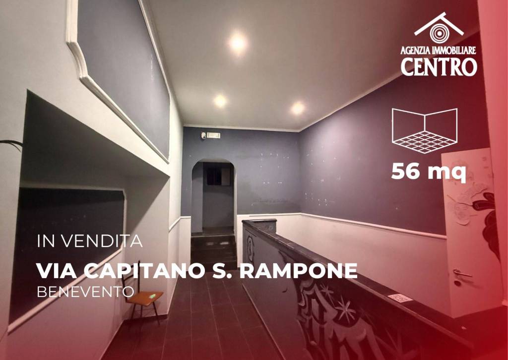 negozio in vendita a Benevento in zona Centro Storico