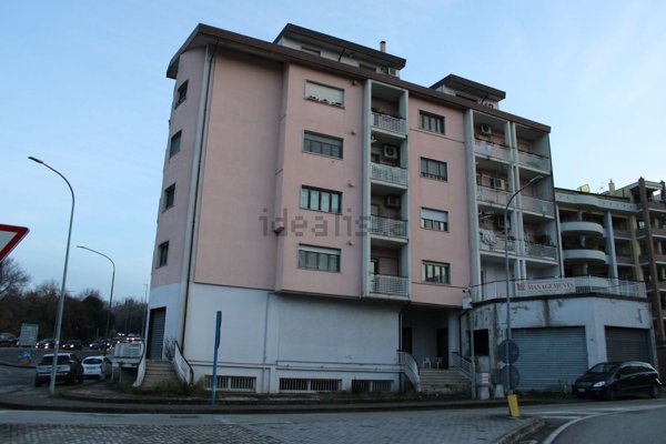 locale commerciale in vendita a Benevento