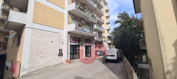 locale commerciale in vendita a Benevento