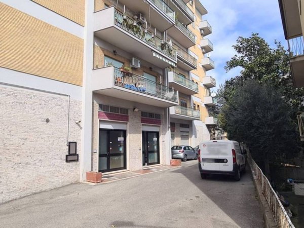 negozio in vendita a Benevento in zona Porta Rufina