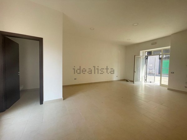 locale commerciale in vendita a Benevento in zona Centro Storico