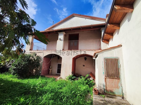 casa indipendente in vendita a Benevento in zona Cancelleria