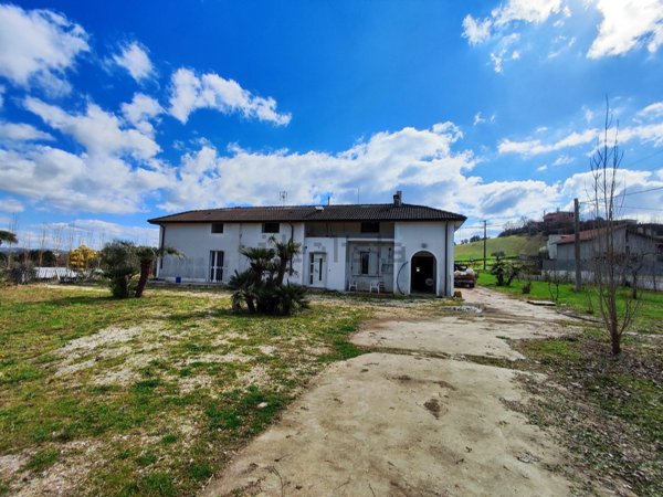 casa indipendente in vendita a Benevento