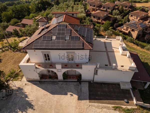casa indipendente in vendita a Benevento in zona Centro Storico