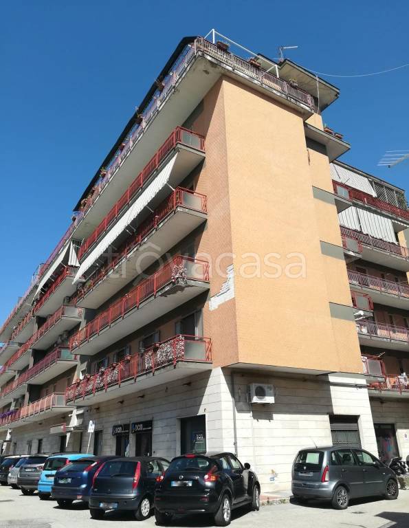 locale di sgombero in vendita a Benevento in zona Centro Storico