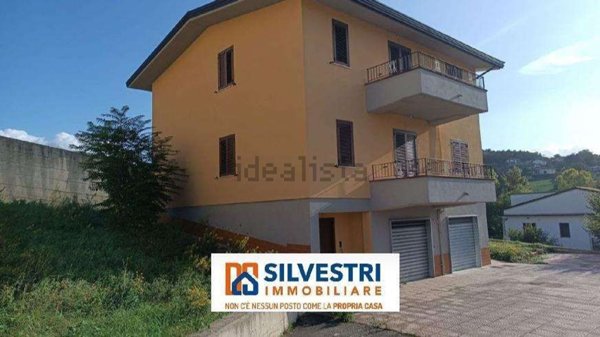 casa indipendente in vendita a Benevento in zona Centro Storico