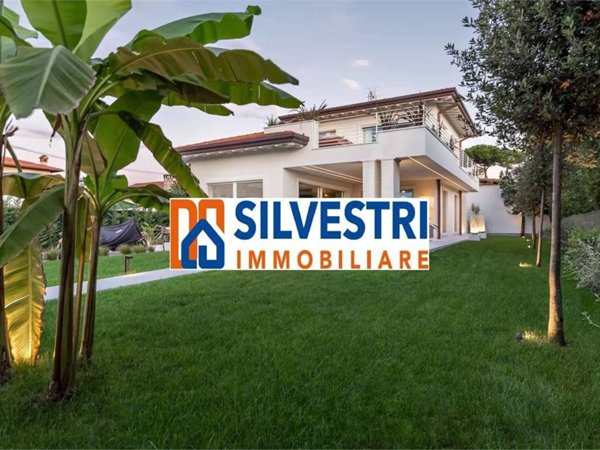 casa indipendente in vendita a Benevento in zona Libertà